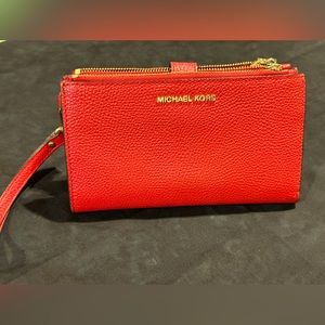 Michael Kors Adele Smartphone Wristlet